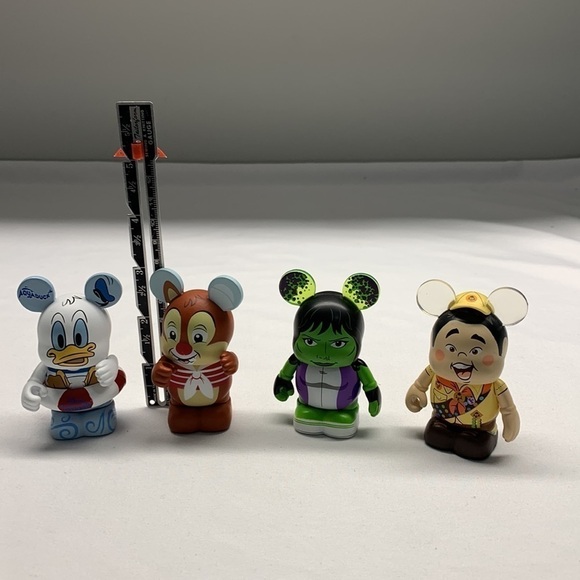 Disney Vinylmation Donald, Dale, She-Hulk and Russell - lot of 4 - Picture 1 of 11
